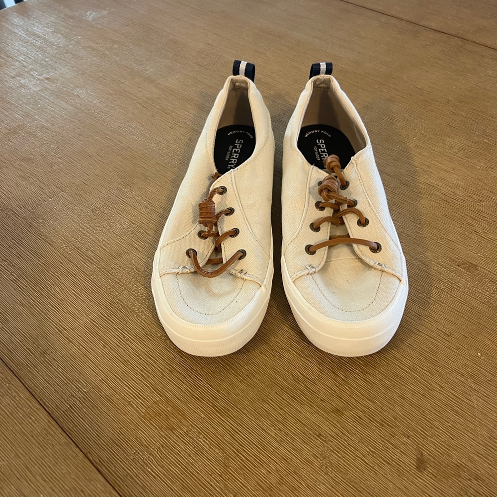 Women’s Sperry Crest Vibe Shore Sneaker Brand New!!
